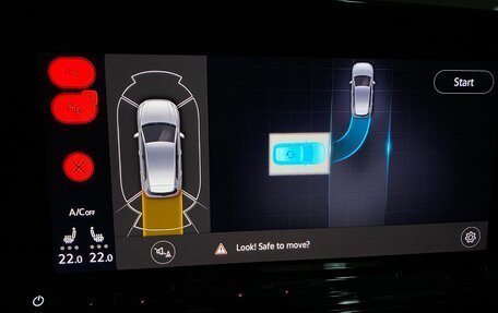 Volkswagen Golf VIII, 2021 год, 2 800 000 рублей, 31 фотография