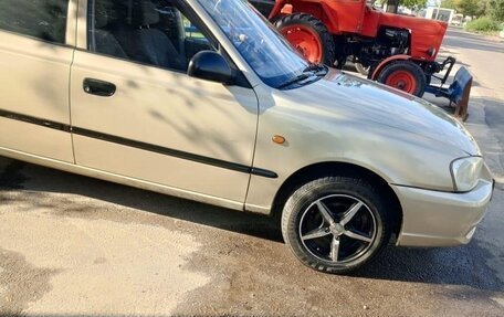 Hyundai Accent II, 2004 год, 350 000 рублей, 3 фотография