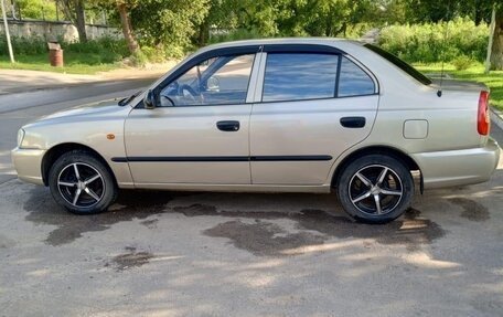 Hyundai Accent II, 2004 год, 350 000 рублей, 2 фотография