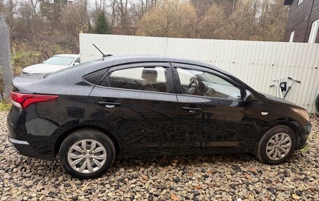 Hyundai Solaris II рестайлинг, 2021 год, 1 670 000 рублей, 2 фотография