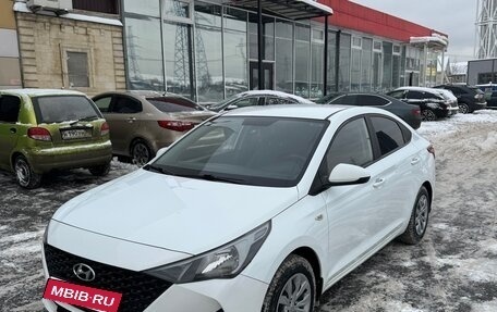 Hyundai Solaris II рестайлинг, 2021 год, 1 350 000 рублей, 3 фотография