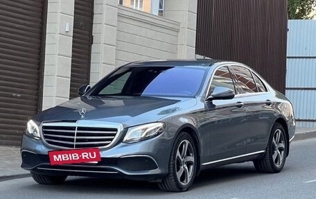 Mercedes-Benz E-Класс, 2017 год, 3 500 000 рублей, 14 фотография