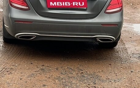 Mercedes-Benz E-Класс, 2017 год, 3 500 000 рублей, 3 фотография