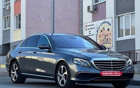 Mercedes-Benz E-Класс, 2017 год, 3 500 000 рублей, 15 фотография