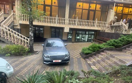 Mercedes-Benz E-Класс, 2017 год, 3 500 000 рублей, 18 фотография