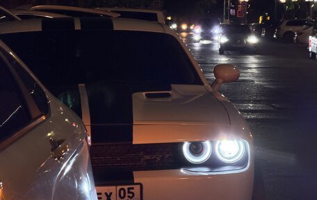 Dodge Challenger III рестайлинг 2, 2011 год, 1 890 000 рублей, 8 фотография