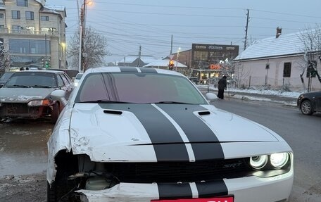 Dodge Challenger III рестайлинг 2, 2011 год, 1 890 000 рублей, 4 фотография