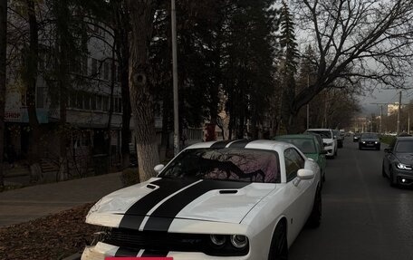 Dodge Challenger III рестайлинг 2, 2011 год, 1 890 000 рублей, 7 фотография