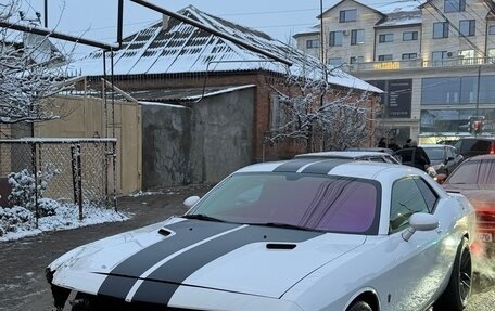 Dodge Challenger III рестайлинг 2, 2011 год, 1 890 000 рублей, 3 фотография