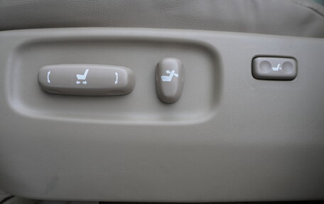 Toyota Land Cruiser 200, 2007 год, 2 095 000 рублей, 17 фотография