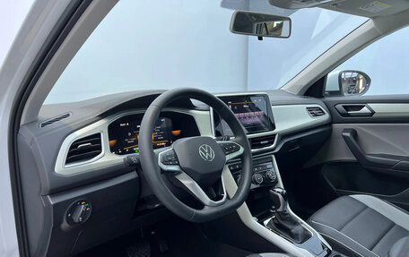 Volkswagen T-Roc I, 2023 год, 1 600 000 рублей, 11 фотография