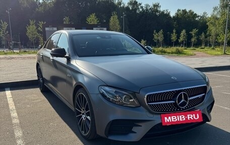 Mercedes-Benz E-Класс AMG, 2018 год, 5 400 000 рублей, 24 фотография