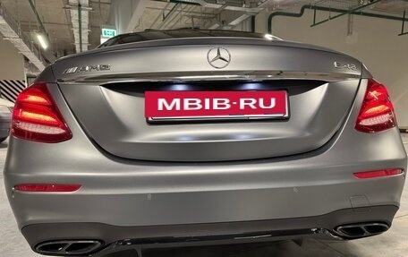 Mercedes-Benz E-Класс AMG, 2018 год, 5 400 000 рублей, 25 фотография