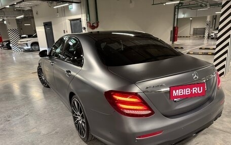 Mercedes-Benz E-Класс AMG, 2018 год, 5 400 000 рублей, 28 фотография