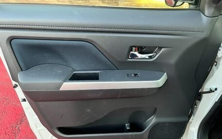 Toyota Roomy I, 2023 год, 905 000 рублей, 25 фотография