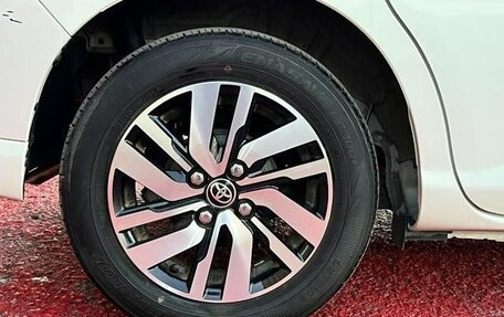 Toyota Roomy I, 2023 год, 905 000 рублей, 38 фотография