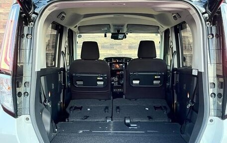 Toyota Roomy I, 2023 год, 905 000 рублей, 33 фотография