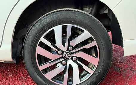 Toyota Roomy I, 2023 год, 905 000 рублей, 37 фотография