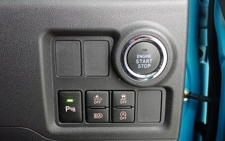 Toyota Passo III, 2023 год, 934 000 рублей, 13 фотография