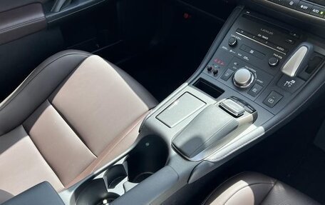 Lexus CT I рестайлинг, 2022 год, 2 700 000 рублей, 11 фотография