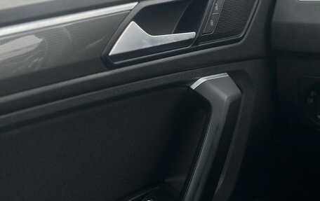 Volkswagen Tiguan II, 2020 год, 2 850 000 рублей, 21 фотография