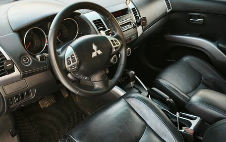 Mitsubishi Outlander III рестайлинг 3, 2011 год, 955 000 рублей, 5 фотография