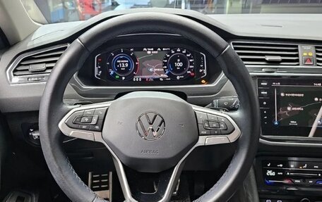 Volkswagen Tiguan II, 2023 год, 3 130 000 рублей, 6 фотография