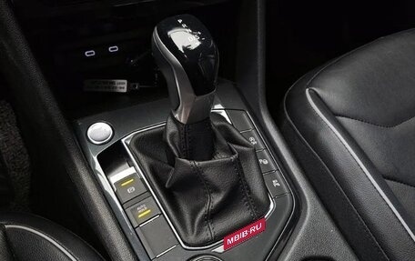 Volkswagen Tiguan II, 2023 год, 3 130 000 рублей, 13 фотография