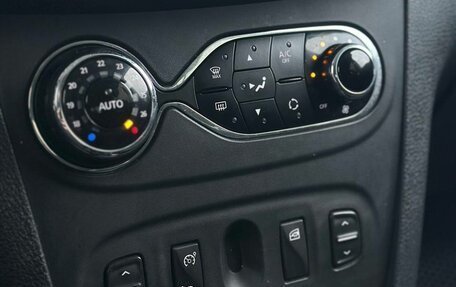 Renault Sandero II рестайлинг, 2016 год, 880 000 рублей, 12 фотография