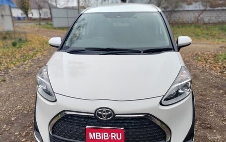 Toyota Sienta II, 2019 год, 1 700 000 рублей, 1 фотография