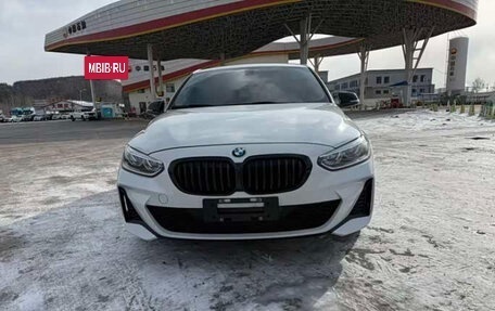 BMW 1 серия, 2022 год, 1 950 000 рублей, 2 фотография