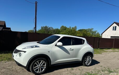 Nissan Juke II, 2013 год, 900 000 рублей, 10 фотография
