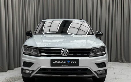 Volkswagen Tiguan II, 2019 год, 2 699 000 рублей, 2 фотография