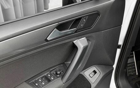 Volkswagen Tiguan II, 2019 год, 2 699 000 рублей, 17 фотография