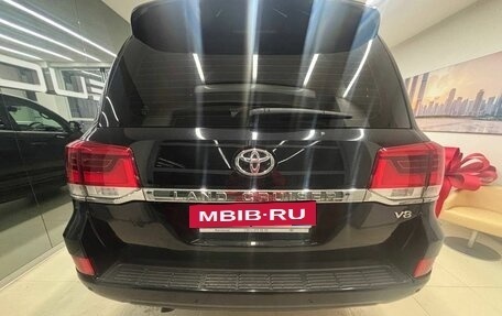 Toyota Land Cruiser 200, 2015 год, 5 600 000 рублей, 5 фотография