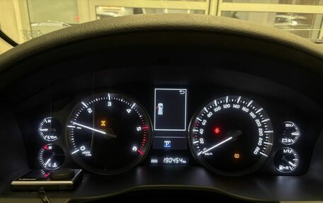 Toyota Land Cruiser 200, 2015 год, 5 600 000 рублей, 10 фотография