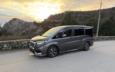 Honda Stepwgn IV, 2020 год, 2 555 000 рублей, 2 фотография