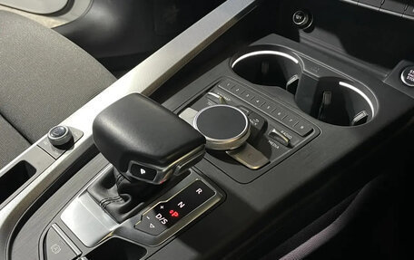 Audi A4, 2019 год, 2 500 000 рублей, 13 фотография