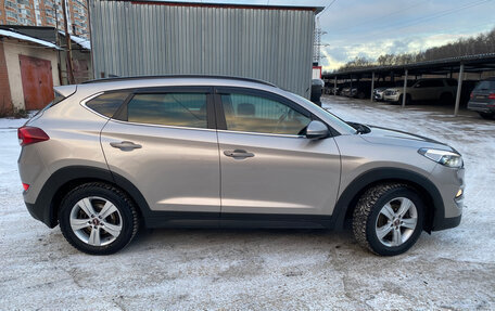 Hyundai Tucson III, 2017 год, 1 990 000 рублей, 3 фотография