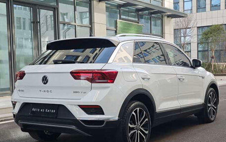 Volkswagen T-Roc I, 2022 год, 1 930 000 рублей, 5 фотография