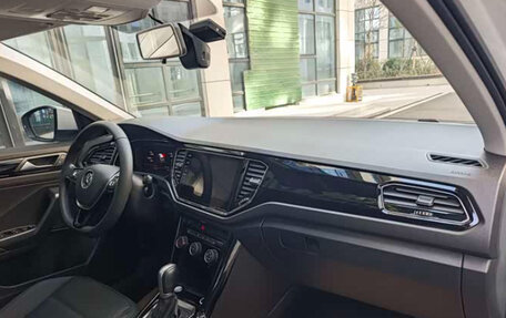 Volkswagen T-Roc I, 2022 год, 1 930 000 рублей, 20 фотография