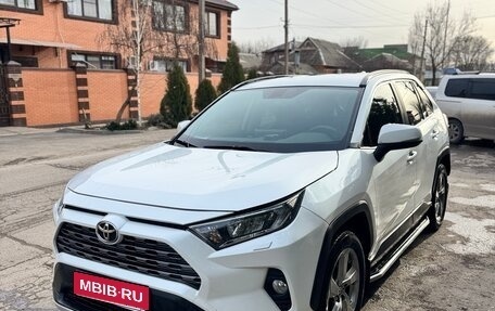 Toyota RAV4, 2020 год, 3 550 000 рублей, 1 фотография
