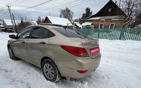 Hyundai Solaris II рестайлинг, 2013 год, 700 000 рублей, 1 фотография