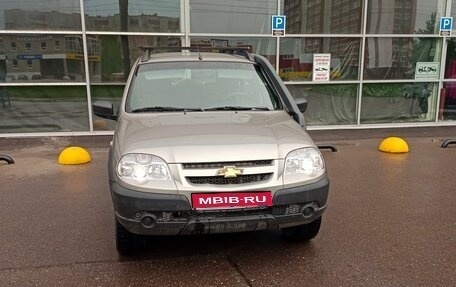 Chevrolet Niva I рестайлинг, 2018 год, 870 000 рублей, 1 фотография