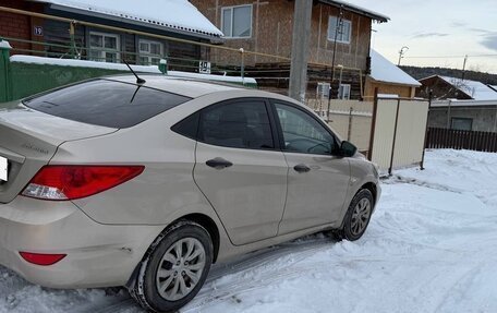 Hyundai Solaris II рестайлинг, 2013 год, 700 000 рублей, 4 фотография