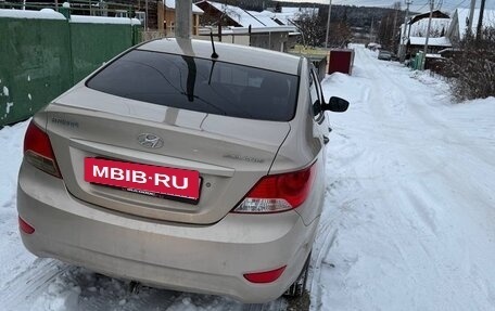 Hyundai Solaris II рестайлинг, 2013 год, 700 000 рублей, 5 фотография