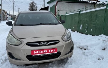 Hyundai Solaris II рестайлинг, 2013 год, 700 000 рублей, 3 фотография