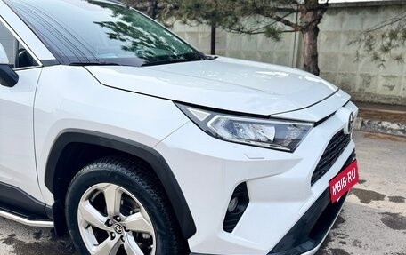 Toyota RAV4, 2020 год, 3 550 000 рублей, 4 фотография