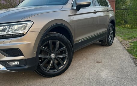 Volkswagen Tiguan II, 2018 год, 2 100 000 рублей, 3 фотография