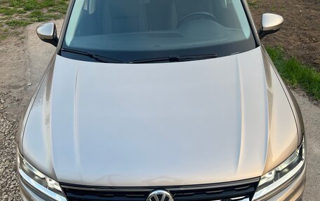 Volkswagen Tiguan II, 2018 год, 2 100 000 рублей, 4 фотография